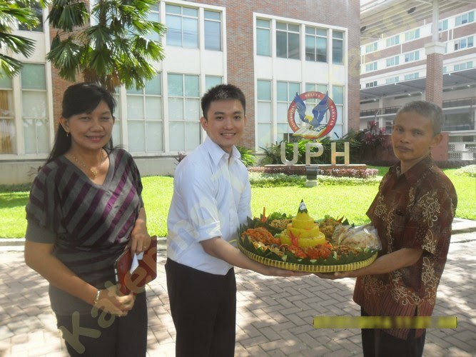 nasi tumpeng universitas pelita harapan