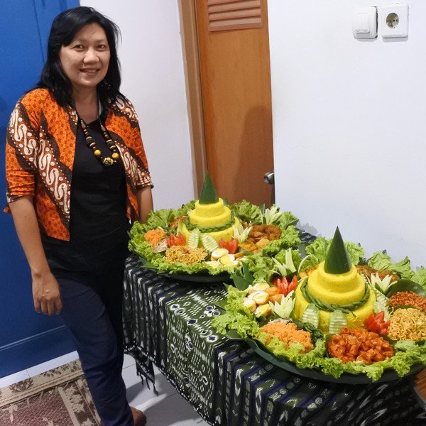 nasi tumpeng binong karawaci