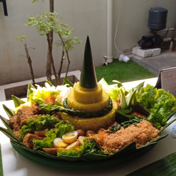 nasi tumpeng tangerang selatan